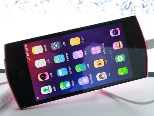美圖M4手機正式發布：主打自拍功能