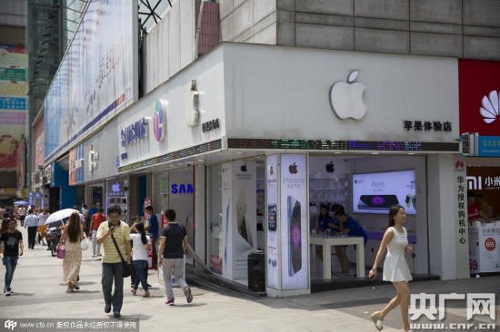 深圳山寨門(mén)店泛濫 一公里30家“蘋(píng)果店”（組圖）