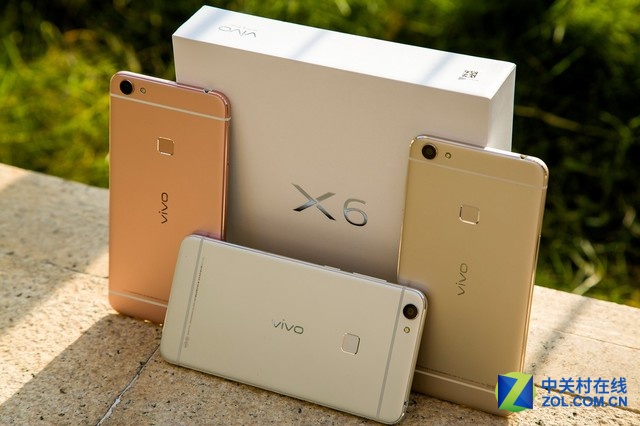 配置方面，夠快才暢快vivo X6配備了4G超大運存作為“暢快”的硬件基礎，因為4G超大運存不但能帶來更快的APP啟動速度，還能同時開啟更多APP，更能保證長時間使用手機而不卡頓。