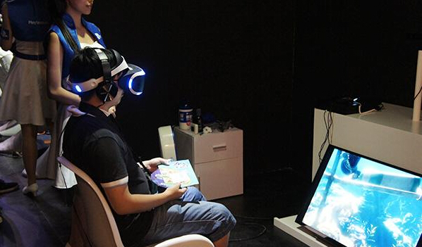 手機3D VR眼鏡體驗淺談：真實與虛幻 