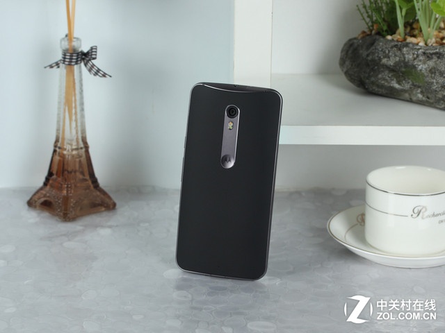 2K屏幕顯示細(xì)膩 Moto X Style報(bào)2421元 