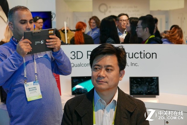 820的另一個(gè)典型應(yīng)用是3D掃描建模。820強(qiáng)大的性能配合3D掃描模塊，用手持設(shè)備就可以實(shí)時(shí)完成個(gè)人頭像的3D掃描與合成。最直觀的用處就是可以把游戲里人物的頭像替換成自己的，實(shí)現(xiàn)更有趣的游戲體驗(yàn)。更進(jìn)一步，有了方便的掃描設(shè)備，在3D打印、產(chǎn)品設(shè)計(jì)等領(lǐng)域也有廣闊應(yīng)用空間。
