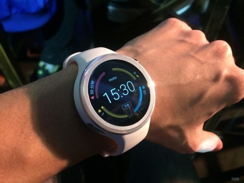 2388元！Moto 360 Sport智能手表正式發售