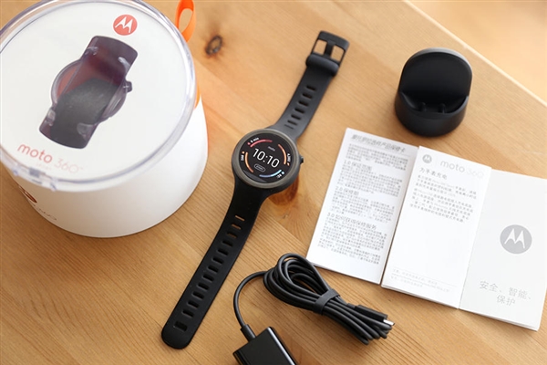 2388元！Moto 360運動版國行圖賞：硅膠腕帶