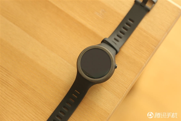 2388元！Moto 360運動版國行圖賞：硅膠腕帶