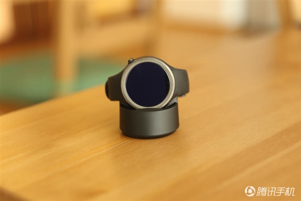 2388元！Moto 360運動版國行圖賞：硅膠腕帶