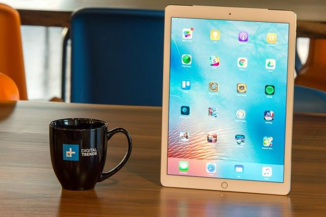 通常來說，蘋果都在秋天發布iPad Air，不過由于在去年秋天蘋果推出了iPad Pro，因此iPad Air 3并未像往年一樣如期而至。而根據9to5mac的消息稱，蘋果將在今年3月的發布會發布iPad Air 3。關于iPad Air 3的具體配置目前還不清楚，但理論上屏幕不會有太大的升級，處理器應該會升級到A9家族的產品，也許會是A9X。