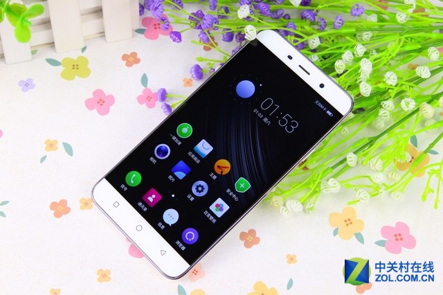 大神Note3高配版搭載了MT6753八核64位處理器，主頻1.3GHz；運行內存方面達到了3GB，大神Note3高配版配備了5.5英寸豪情屏幕，以及1300萬像素攝像頭。同時全新升級的大神Note3高配版還擁有強大的隱私安全防護能力，而該機的售價仍為899元，性價比十分突出。