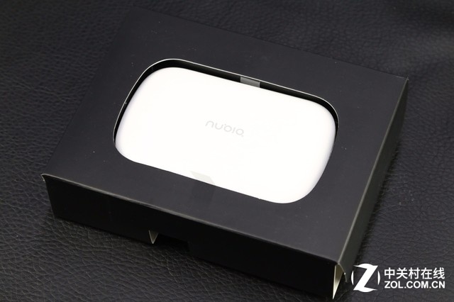 nubia MIFI支持移動(dòng)/聯(lián)通/電信全網(wǎng)通。搭載了高通MDM9625處理器，上行50Mbps、下行150Mbps，具有功耗更低、更強(qiáng)抗擾、更快響應(yīng)、更靈敏變頻等特點(diǎn)。