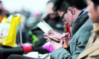互聯網改造春節：短信拜年OUT了 微信紅包正當紅