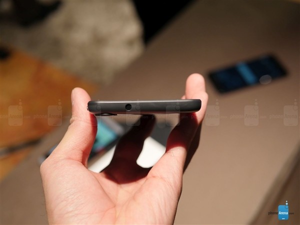 略丑的個性設(shè)計 HTC Desire三新機上手