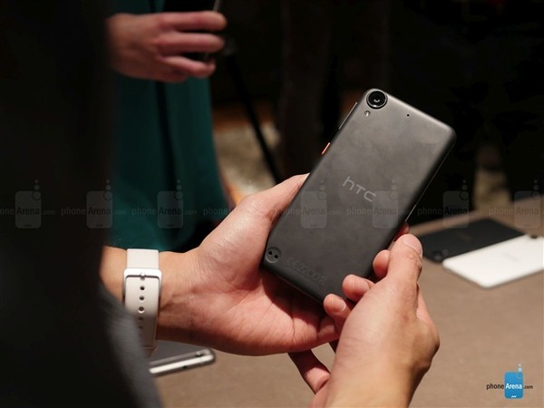 略丑的個(gè)性設(shè)計(jì) HTC Desire三新機(jī)上手