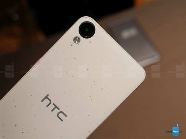 略丑的個(gè)性設(shè)計(jì) HTC Desire三新機(jī)上手