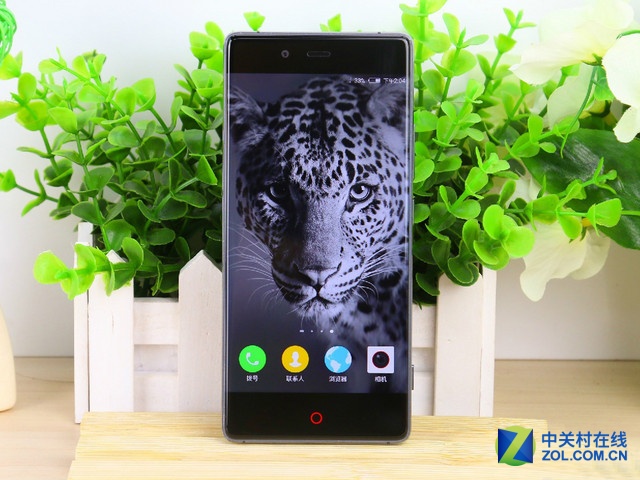 無邊框＋驍龍810 nubia Z9京東開啟預售 