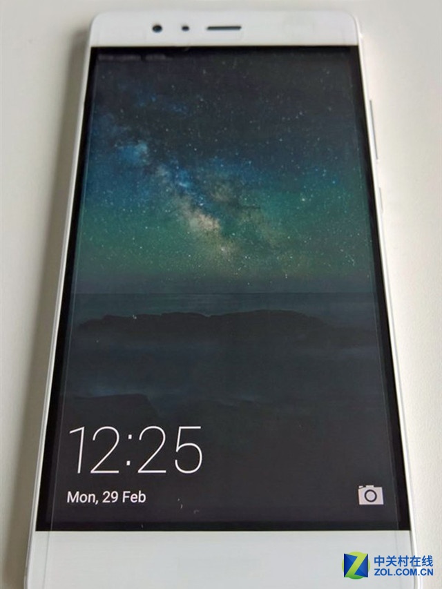 又一款6GB<a href=/tags/2778-0.html target=_blank class=infotextkey>內(nèi)存</a>新機(jī) 華為P9系列配置再曝 