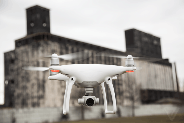 感受逆天黑科技：大疆Phantom 4搶先看