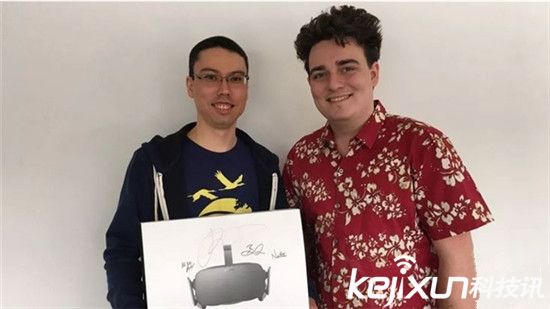 全球首臺Oculus Rift消費版收貨啦：創始人送貨上門