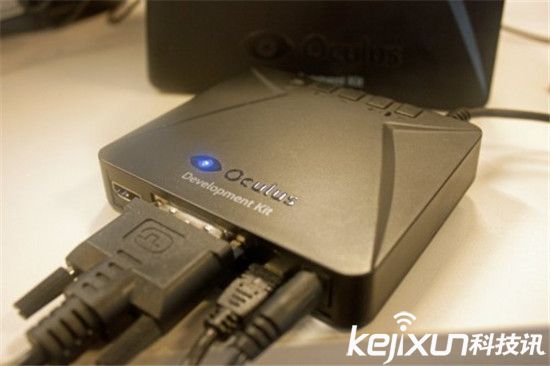 全球首臺(tái)Oculus Rift消費(fèi)版收貨啦：創(chuàng)始人送貨上門