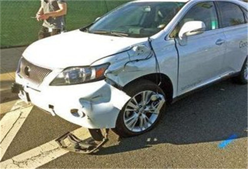 谷歌汽車肇事遭打臉 無人駕駛真的可靠嗎？