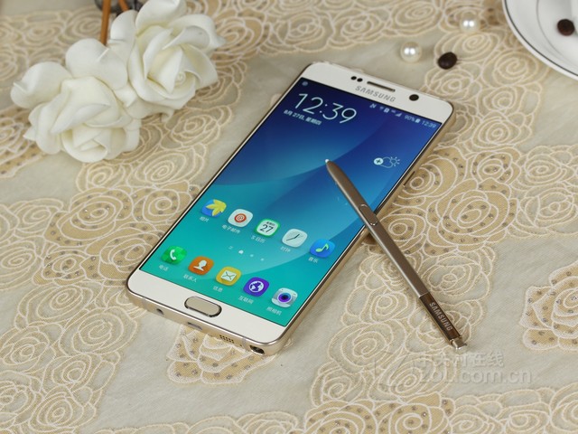 <a href=/tags/46-0.html target=_blank class=infotextkey>三星</a>稱霸蘋果未上榜 Q1熱門手機排行公布 