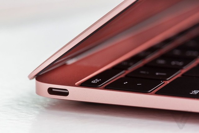 毫無預兆地出現 2016版MacBook圖賞