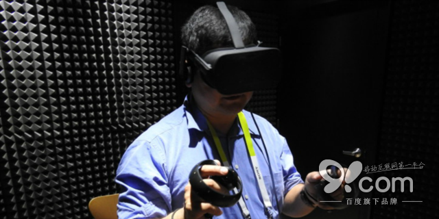 時隔20年的對決 Oculus Rift對比virtual boy