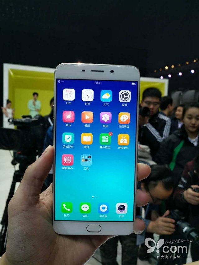 圓潤均衡由內而外 OPPO R9搶先體驗
