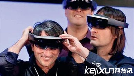 AR竟完虐VR技術(shù)？微軟HoloLens演示