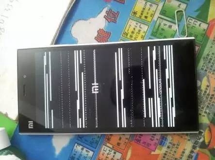 為啥<a href=/mobile/iphone/ target=_blank class=infotextkey>iPhone</a>和<a href=/mobile/android/ target=_blank class=infotextkey>安卓</a>手機(jī)都會(huì)死機(jī)卡頓？