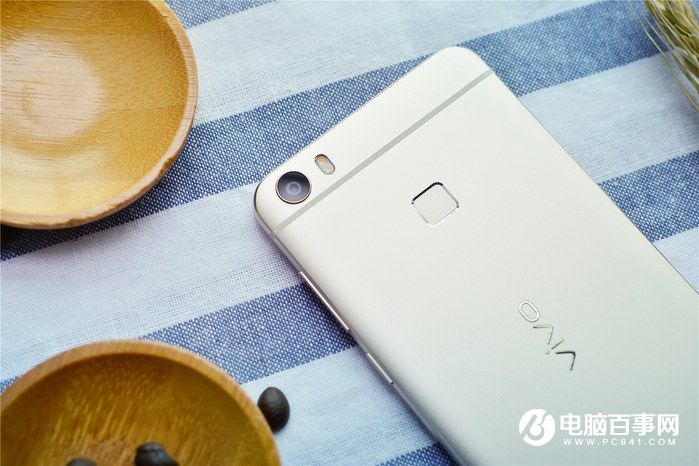 國產(chǎn)手機(jī)新標(biāo)桿 vivo Xplay5全面評(píng)測(cè)