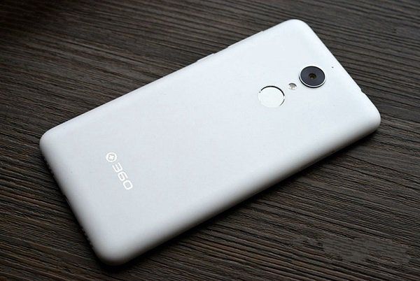 360手機N4做工如何？360手機N4拆機圖解評測