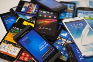 iPhone銷量首次下滑 2016全球智能手機銷量僅增長3.1%