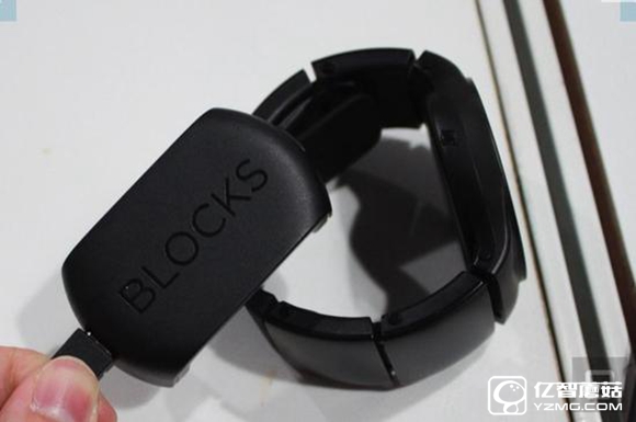 400美元大塊頭：Blocks模塊化手表?yè)尶? width=