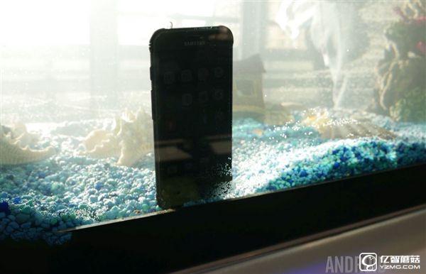 三星S7 Active上手實拍：軍規三防、貴了600元