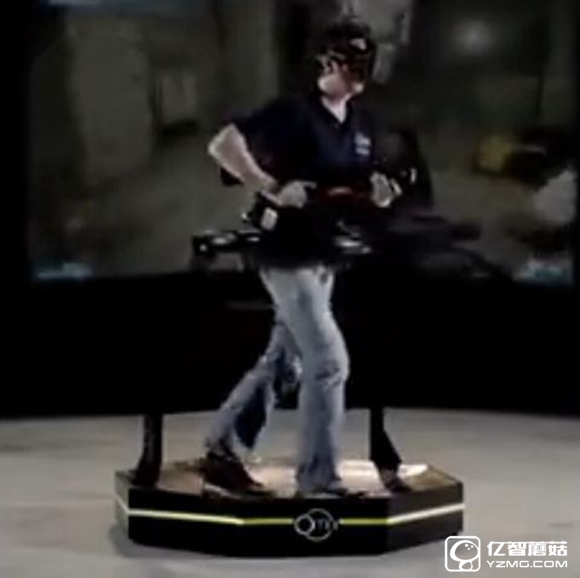 VR跑步機現(xiàn)場體驗：虛擬現(xiàn)實頭盔最佳拍檔