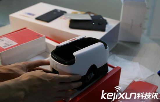 一加3手機(jī)已發(fā)布 但一加VR頭盔又來了開箱圖賞