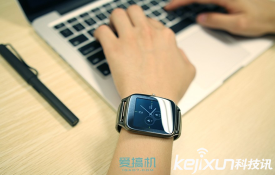 華碩ZenWatch2智能手表開箱評(píng)測(cè) 造型剛勁硬朗