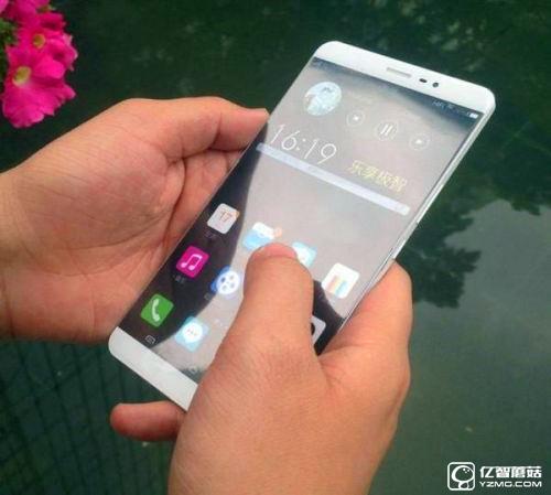 vivo X7和華為榮耀V8對(duì)比評(píng)測2