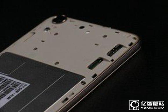 尖phone對決：榮耀5A PK 紅米Note 3（暫不發布） 