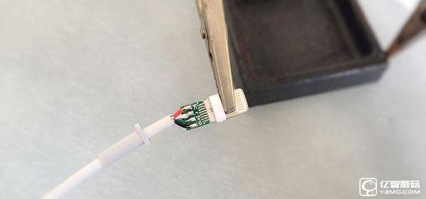 iPhone數(shù)據(jù)線為何“不耐操”？真相無語！