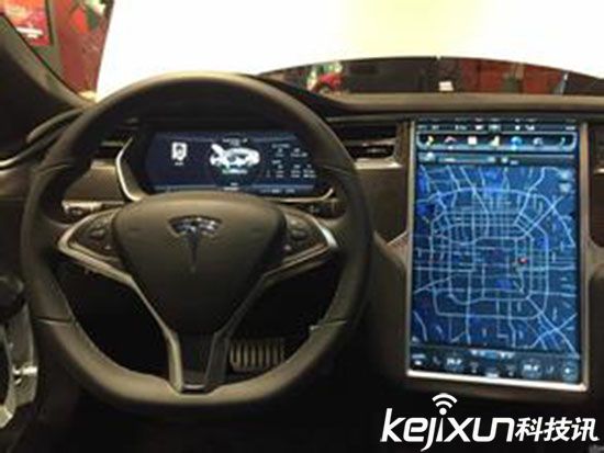 特斯拉電動汽車 緊急呼叫支援兵完善無人駕駛！