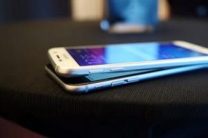 三星侵犯了iPhone設(shè)計(jì)專(zhuān)利？100多名設(shè)計(jì)師為蘋(píng)果作證稱(chēng)
