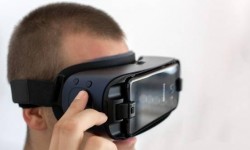 三星Gear VR上手體驗評測：功能完善做工精致