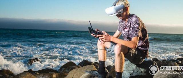 在海邊戴著VR頭盔操作無人機是種什么感覺？