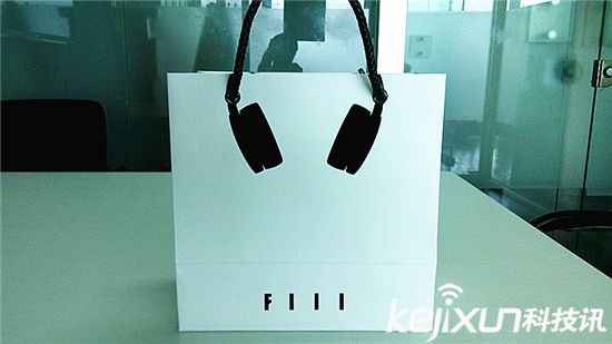 FIIL DIVA耳機(jī)體驗(yàn)評(píng)測(cè)：律動(dòng)時(shí)尚的智能降噪耳機(jī)