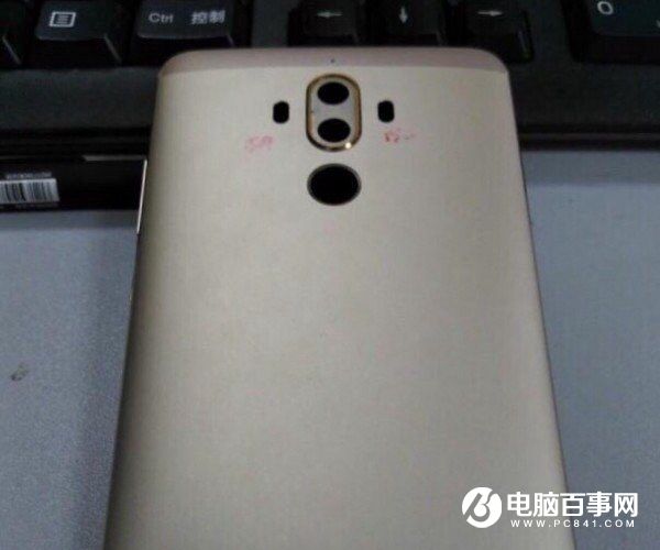 華為Mate9真機后蓋曝光：縱向雙攝像頭+心率傳感器