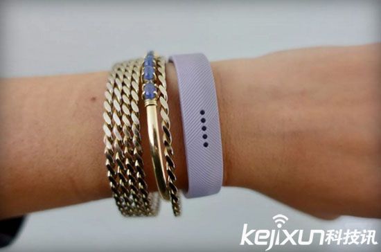 Fitbit發(fā)布兩款智能運(yùn)動(dòng)手環(huán) 外觀時(shí)尚獨(dú)具匠心