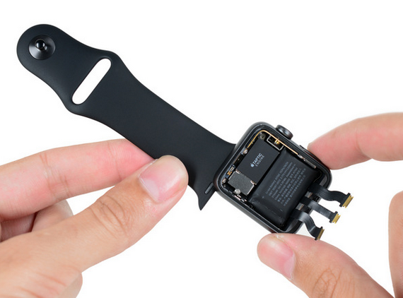 Apple Watch Series 2拆解: 機內已經大不同