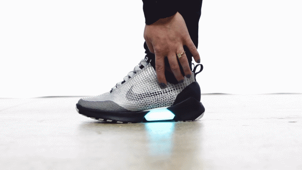 未來已來到 Nike自動系鞋帶運動鞋即將開賣