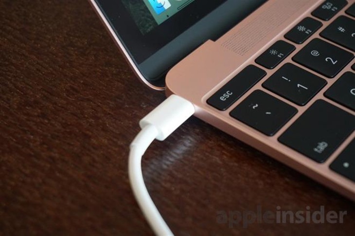 MacBook 用USB-C轉HDMI適配器時會閃屏